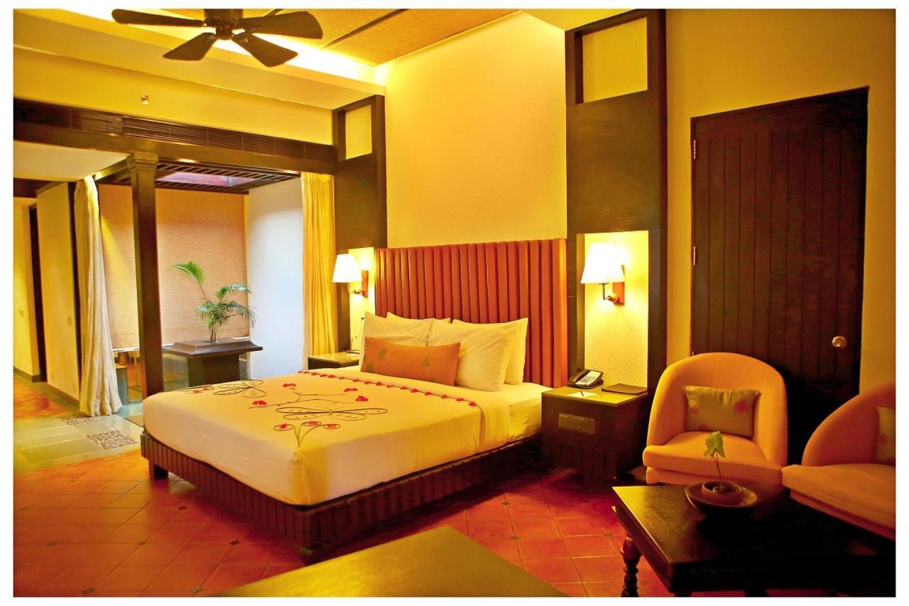 Vasundhara Sarovar Premiere Alappuzha Exterior foto