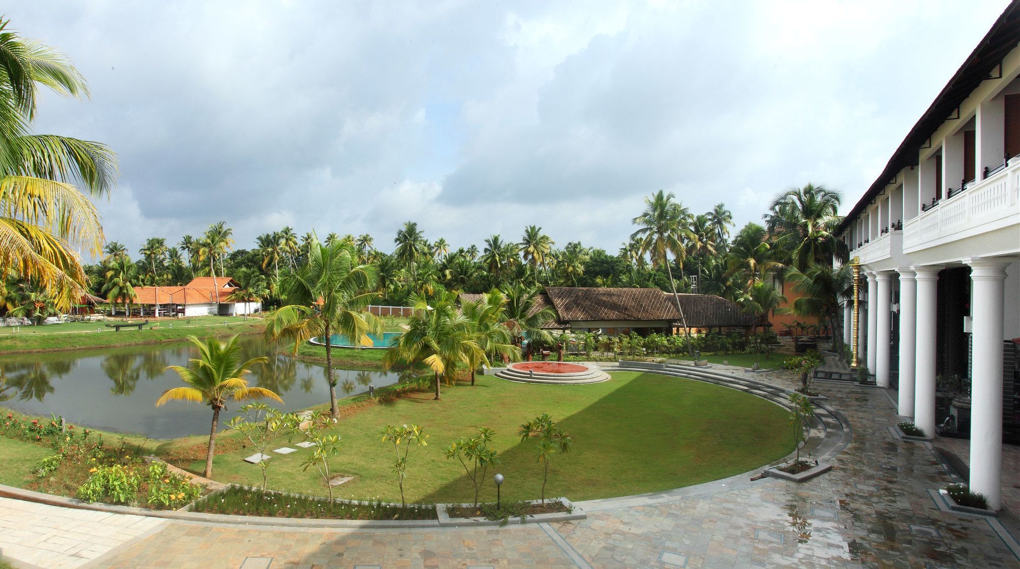 Vasundhara Sarovar Premiere Alappuzha Exterior foto